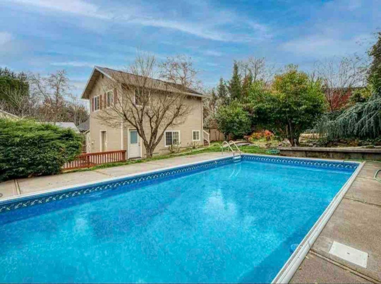 Medford Home And 2 Condos With Pool Buitenkant foto